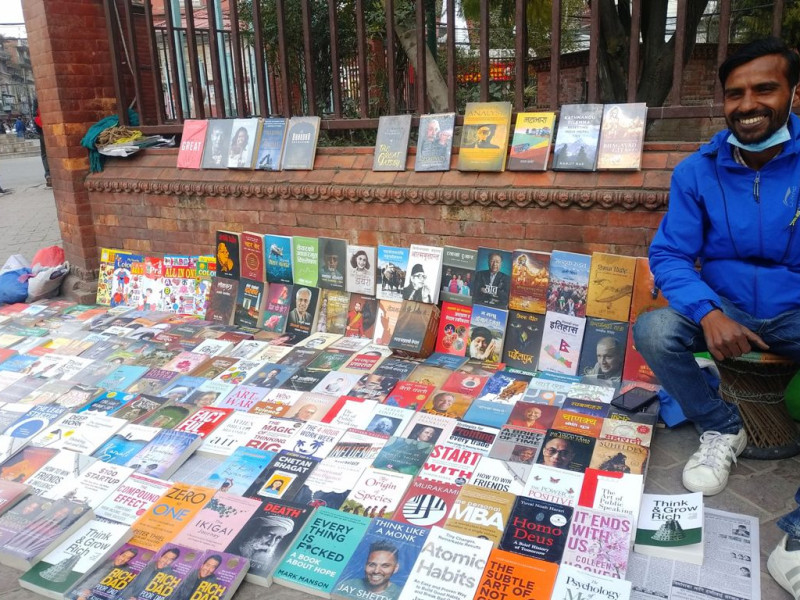 'स्कुलको शिक्षाले प्रमाणपत्र दियो, बाहिरी किताबले बाँच्न सिकायो'